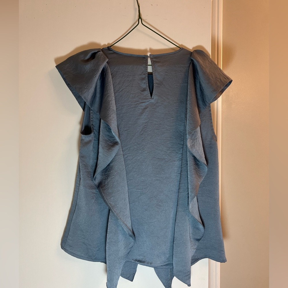 Small Express Silky Top with Ruffles - Picture 2 of 3